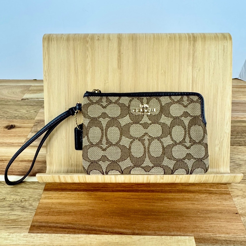 COACH Wristlet Wallet Brown Signature Coated Canvas Leather Trim‎ Gold Zipper